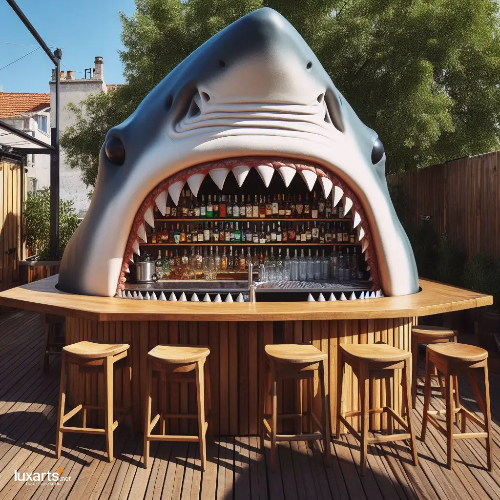 10 Animal Inspired Outdoor Bar Decor Ideas for a Wild Experience animal outdoor bar 12