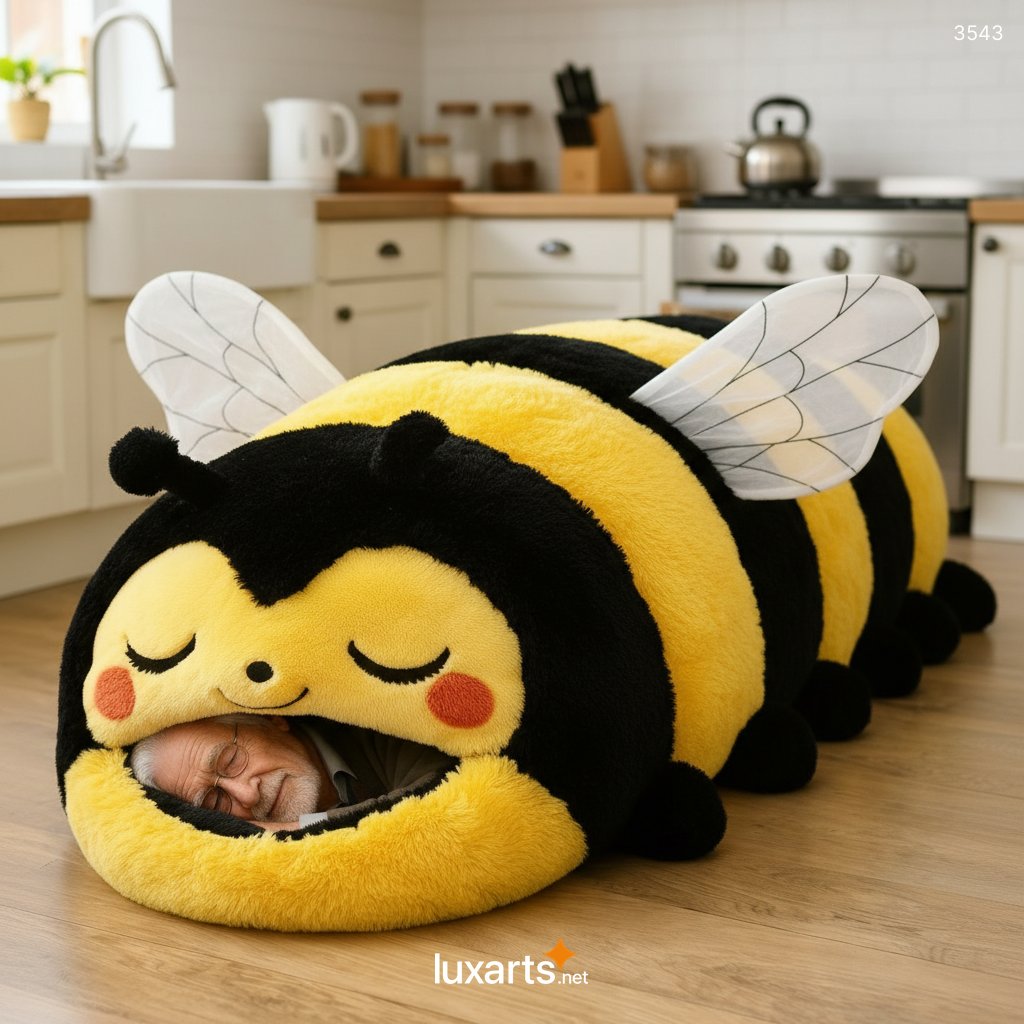 Bee Shaped Sleeping Bag: Plush and Cozy Sleep Experience in Adorable Honeybee Design 3543 bee sleeping bag 20260210 15